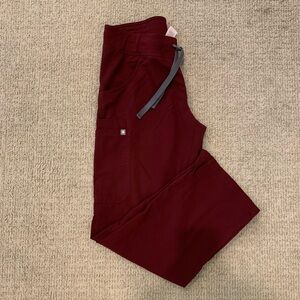 FIGS scrubs - Petite Small Kade Cargo Scrub Pants